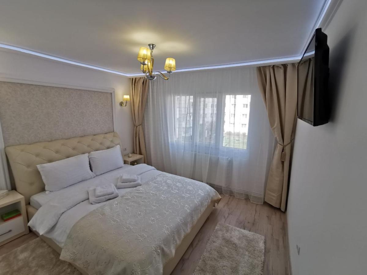 Tîrgu OcnaApartament Gold Luxuryアパートメント エクステリア 写真